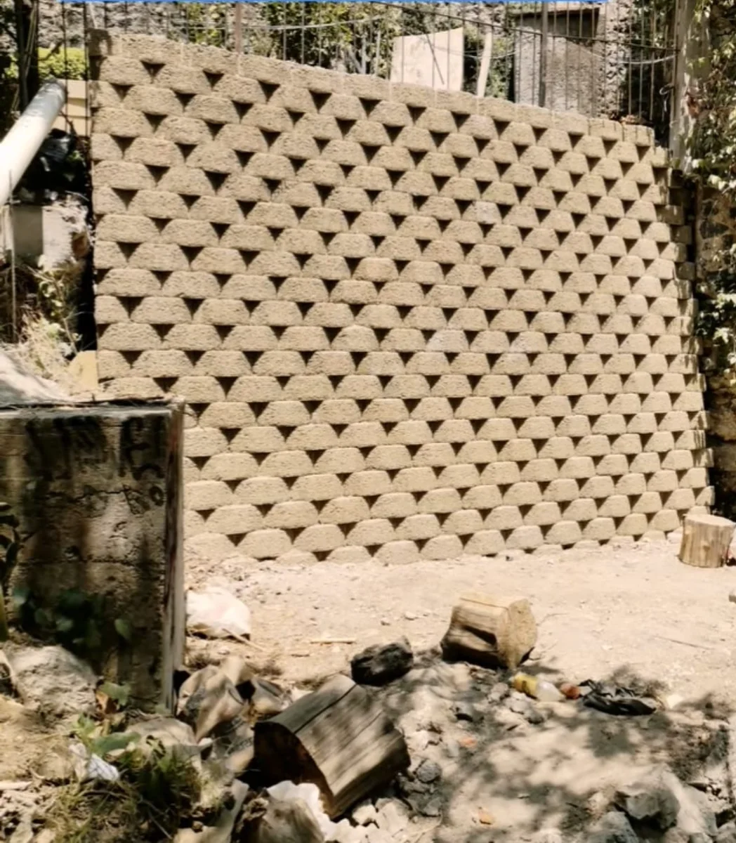 Muro de contención modular Keystone terminado, Cobalto 54