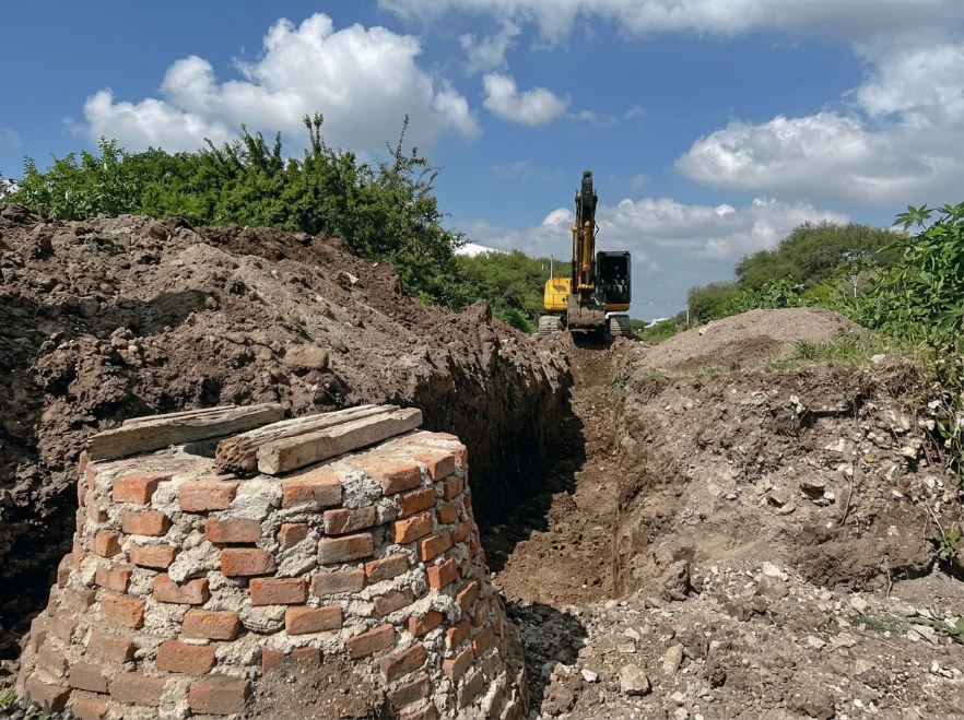 Frente de obra civil en proceso